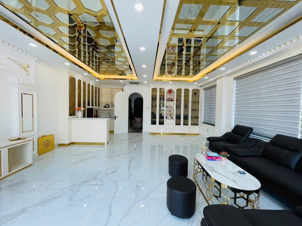 Bán nhà mặt tiền Hoàng Sa TP Mỹ Tho 125.4m² giá 17.5 tỷ - Thiết kế hiện đại, view sông tuyệt đẹp!