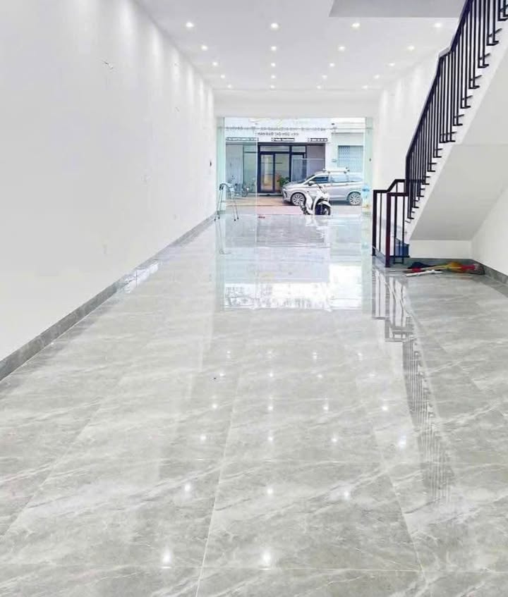 Cho thuê nhà mặt tiền kinh doanh Nguyễn Khuyến 100m² giá 19 triệu - Vị trí đắc địa cho mọi ngành nghề!