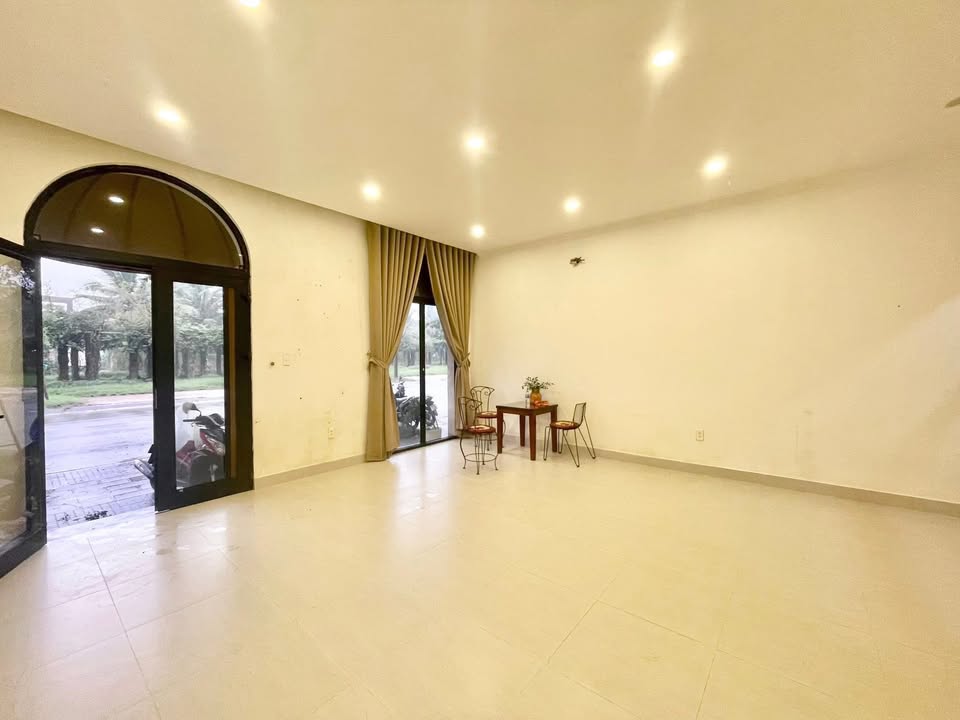 Cho thuê mặt bằng tầng trệt Manor Crown Huế 70m² - Giá chỉ 7 triệu/tháng!