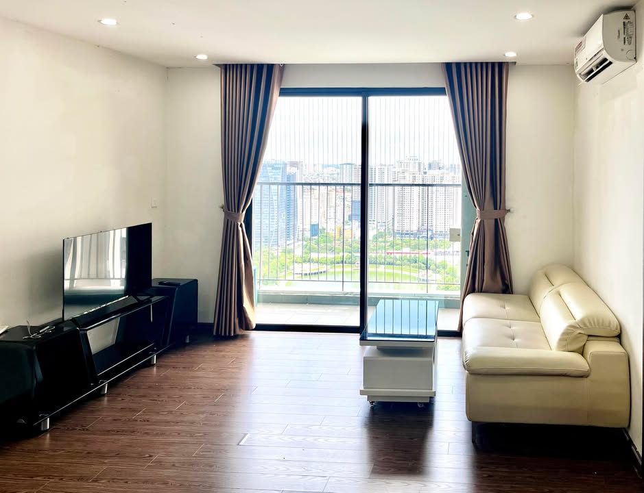 Căn hộ Dcapitale Trung Hòa 50m² giá 18 triệu - View hồ tuyệt đẹp!