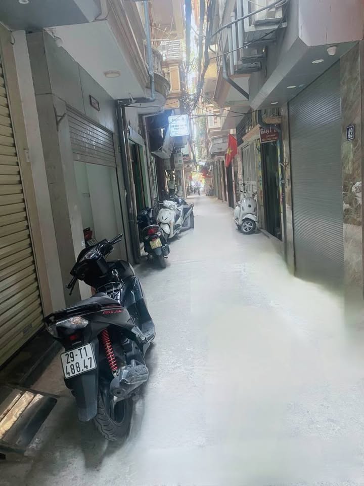 Nhà phố Đào Tấn 39m² giá 12.9 tỷ - Vị trí trung tâm Ba Đình, giao thông thuận tiện!