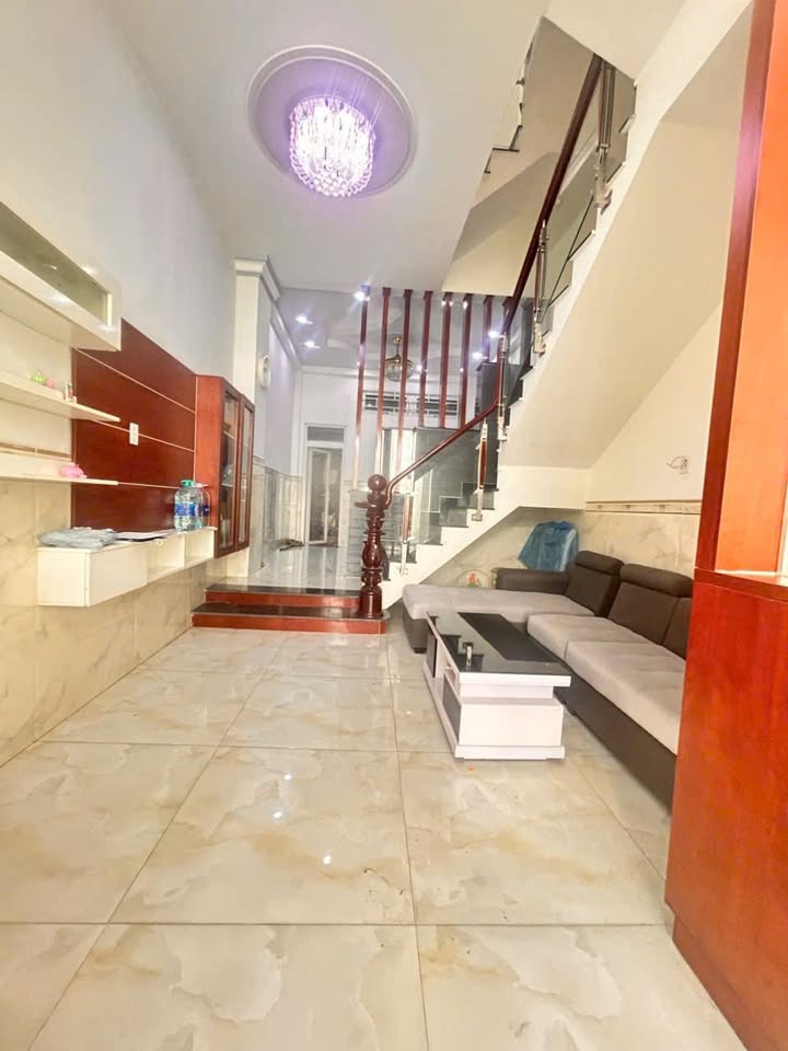 Nhà 3 tầng 55m² tại xã Tân Nhựt, Bình Chánh - Sổ hồng hoàn công, giá chỉ 4.6 tỷ!