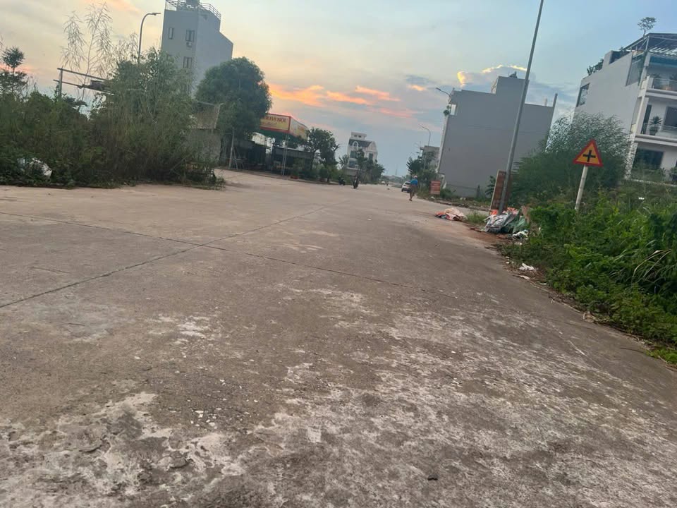 Đất nền Phù Khê, Từ Sơn 100m² giá 4 tỷ - Hướng Đông duy nhất đối diện công viên!