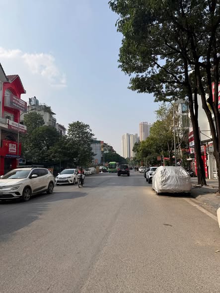 Nhà Liền Kề KĐT Mới Mỗ Lao Hà Đông 92m² giá 20 tỷ - Sổ đỏ vuông vắn, thang máy hiện đại!