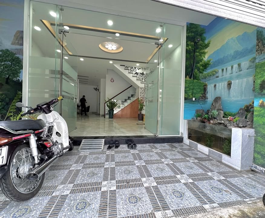 Nhà 3 tầng mặt tiền đường Ngô Đến, Bắc Nha Trang 79.8m² giá 7.1 tỷ - Sẵn sàng vào ở!
