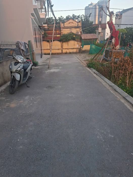 Nhà bán Đa Tốn, Gia Lâm 42m² giá 4.3 tỷ - Sổ đỏ pháp lý hoàn chỉnh!