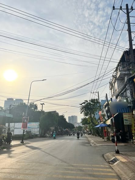 Nhà Thủ Đức 64m² giá 3 tỷ - Tiện ích đầy đủ, gần chợ Linh Xuân!