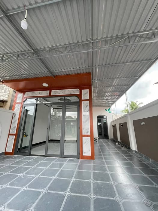 Nhà phố Hòa Thành 108m² giá 1.59 tỷ - Hoàn thiện mới, đường nhựa 10m thoáng đãng!