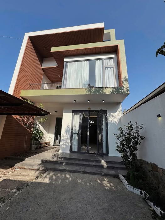 Nhà mặt tiền đường Thi Sách, Đà Lạt 179.8m² giá 20 tỷ - Kinh doanh sầm uất!