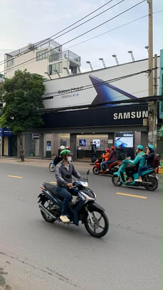 Cho thuê mặt bằng đẹp tại 506 Cách Mạng Tháng 8, Quận 3 - Vị trí kinh doanh sầm uất!