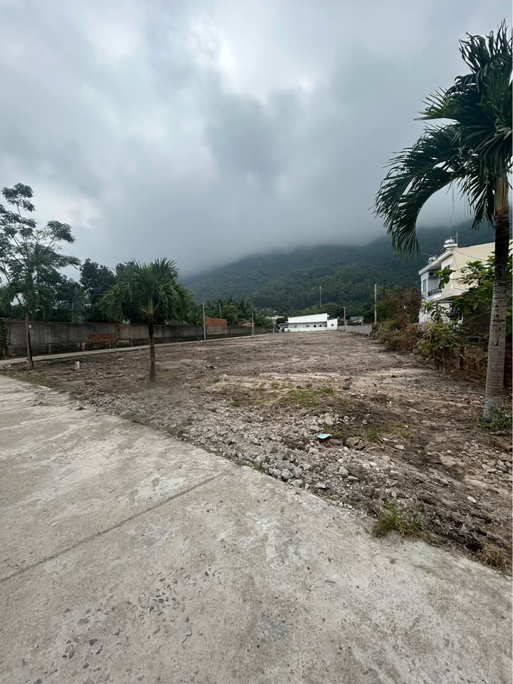 Bán đất mặt tiền đường Trần Đăng Ninh, Phước Đồng, Nha Trang - Diện tích 108m², giá chỉ 2.25 tỷ!