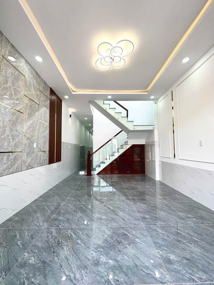 Nhà 2 tầng đường số 8, phường 4, Sóc Trăng - Giá chỉ 2 tỷ - Nội thất cao cấp!