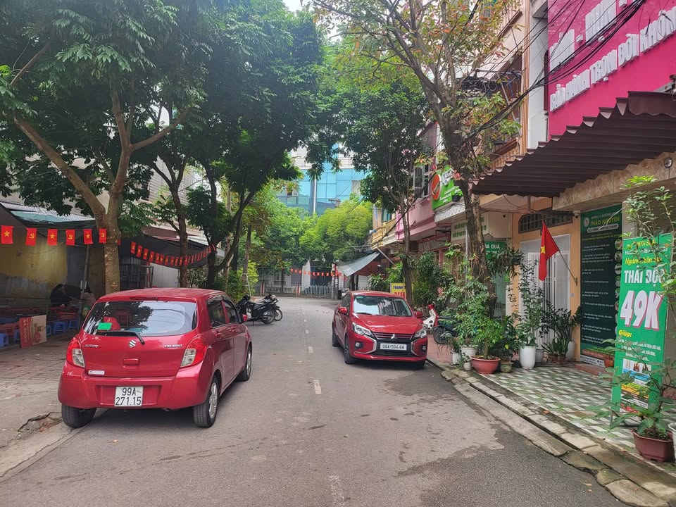 Bán nhà 2 tầng đường Nguyễn Gia Thiều, phường Kinh Bắc 79m² giá 12 tỷ - Gần vườn hoa