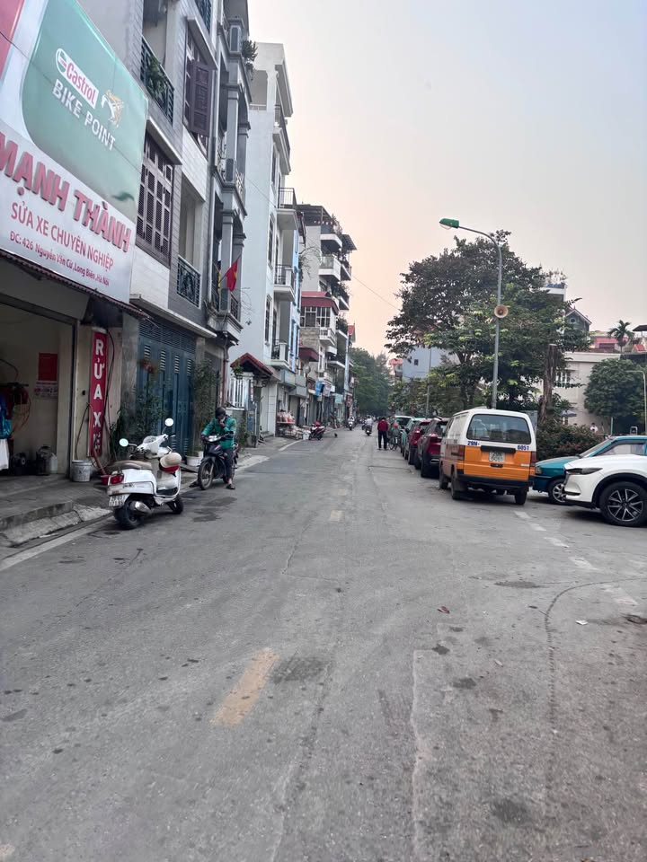 Đất nền Bồ Đề, Long Biên 114m² giá 24.8 tỷ - Mặt tiền kinh doanh lý tưởng!