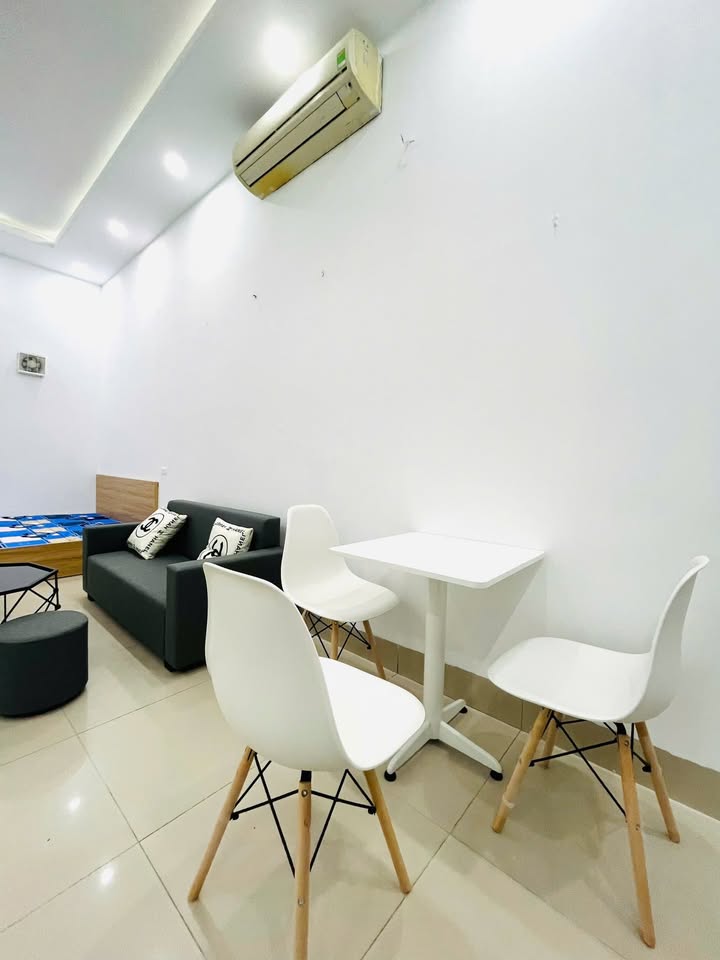 Cho thuê căn hộ studio 55m² tại ngõ 258 Tân Mai, giá 5.2 triệu - Full nội thất cao cấp!