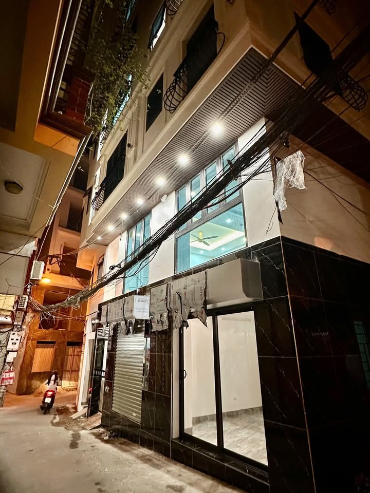 Căn hộ 1 phòng ngủ tại Ngõ 189 Nguyễn Ngọc Vũ, 38m² - Đầy đủ nội thất, sẵn sàng vào ở!