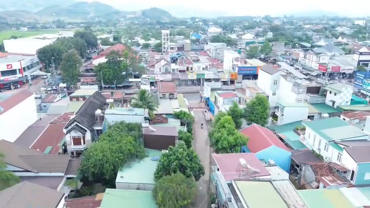 Nhà riêng Mạc Thị Bưởi, Cư Jút, 180m² - Hướng Đông, Sẵn sàng vào ở!