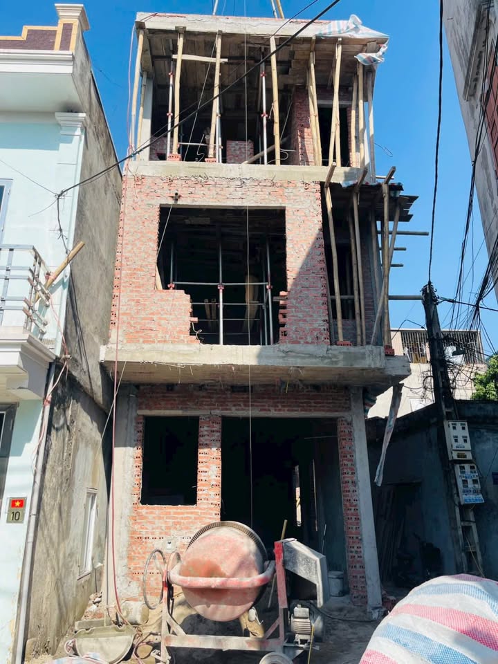 Nhà 3 tầng lô góc Phú Khánh, Thái Bình giá 2 tỷ - Ô tô đỗ cửa thoải mái!