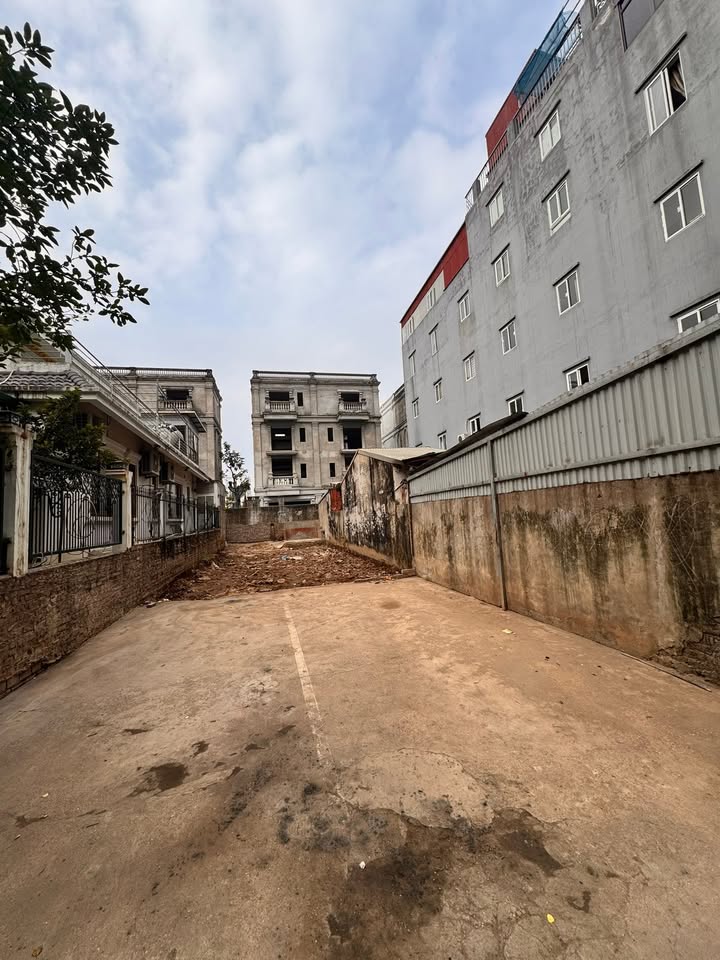 Đất Tư Đình 112m² giá 20 tỷ - Mặt tiền 4.2m, ô tô tránh