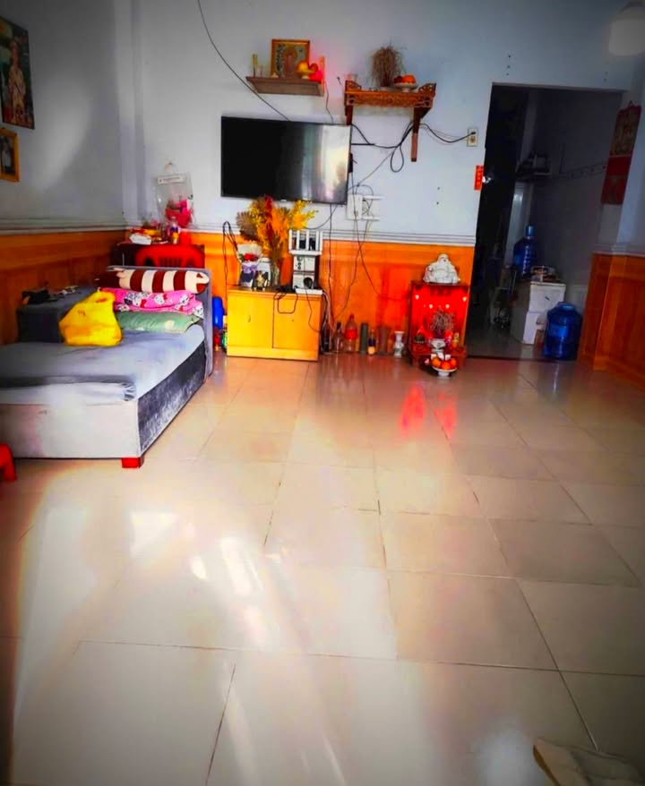 Nhà mặt tiền Trung Đông 1, Hóc Môn 60m² giá 3.58 tỷ - Pháp lý rõ ràng, tiện ích đầy đủ!