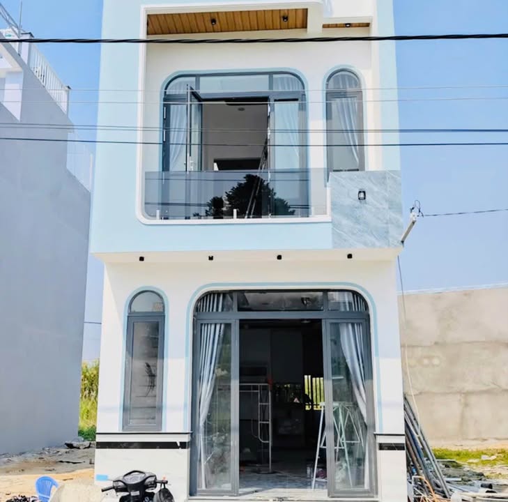 Nhà phố 1 trệt 1 lầu tại Mỹ Phước, Long Xuyên 63m² giá 2 tỷ - Thiết kế hiện đại, thương lượng ngay!