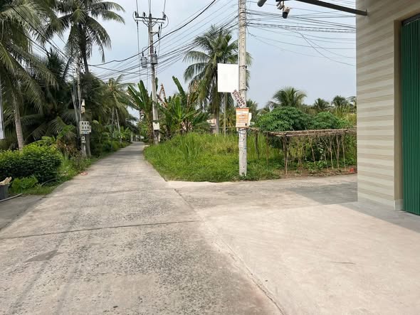 Nhà Hữu Định Bến Tre 80m² giá 610 triệu - Gần xe 7 chỗ vào tận nhà!