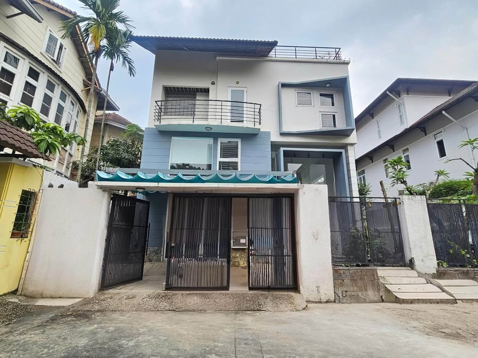 Cho thuê villa Fideco Thảo Điền 279m² giá 3000 USD - Khu dân cư cao cấp yên tĩnh!