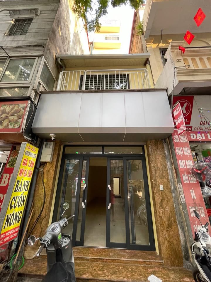 Cho thuê nhà mặt tiền phố Đội Cấn, Ba Đình 120m² giá 30 triệu - Chính chủ mới xây!