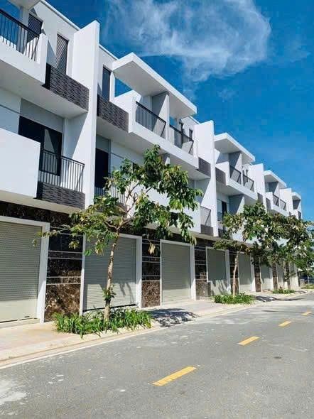 Townhouse The Light City Vũng Tàu 100m² giá 6.7 tỷ - Sẵn sàng mở văn phòng!