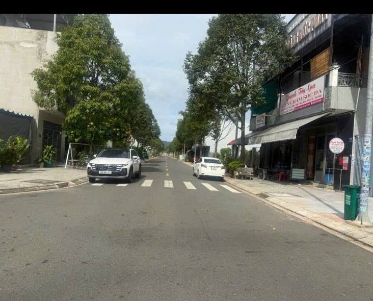 Đất nền mặt tiền đường Lê Văn Duyệt, phường Long Toàn, 180m² giá chỉ 3,7 tỷ - Cơ hội đầu tư tuyệt vời!