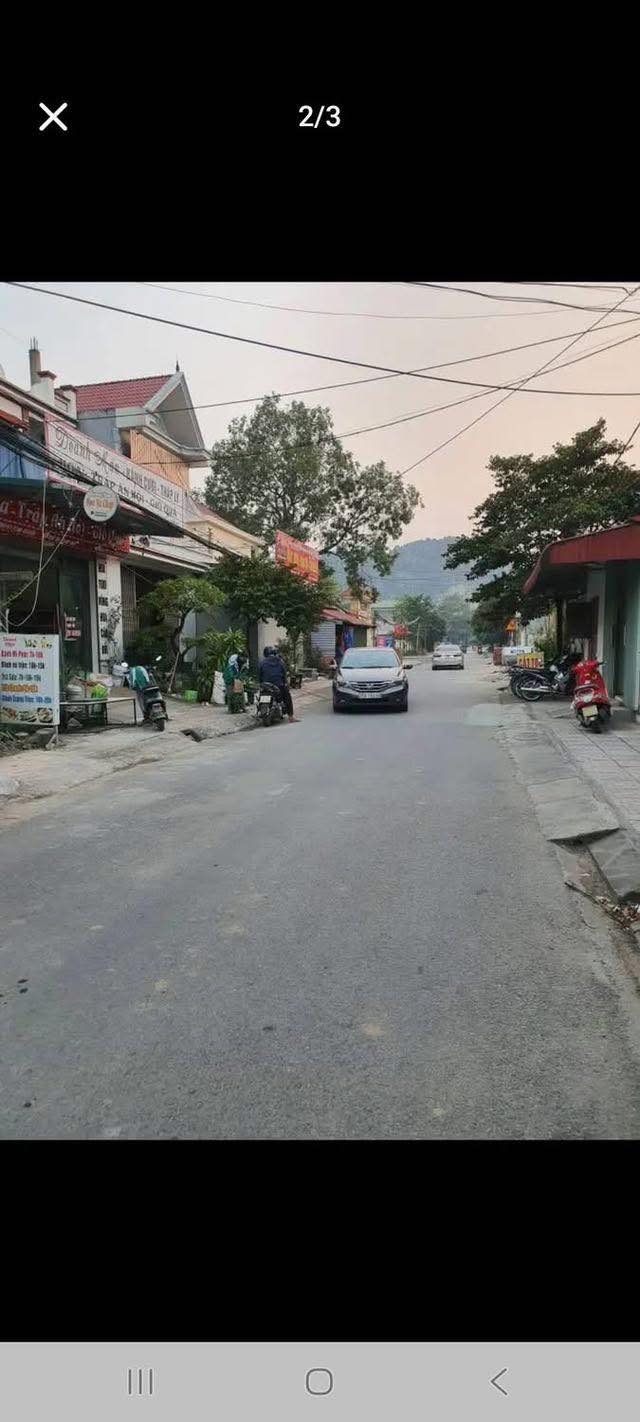 Nhà 2 tầng trung tâm thị trấn Me, 100m² giá 2.6 tỷ - Kinh doanh sầm uất!