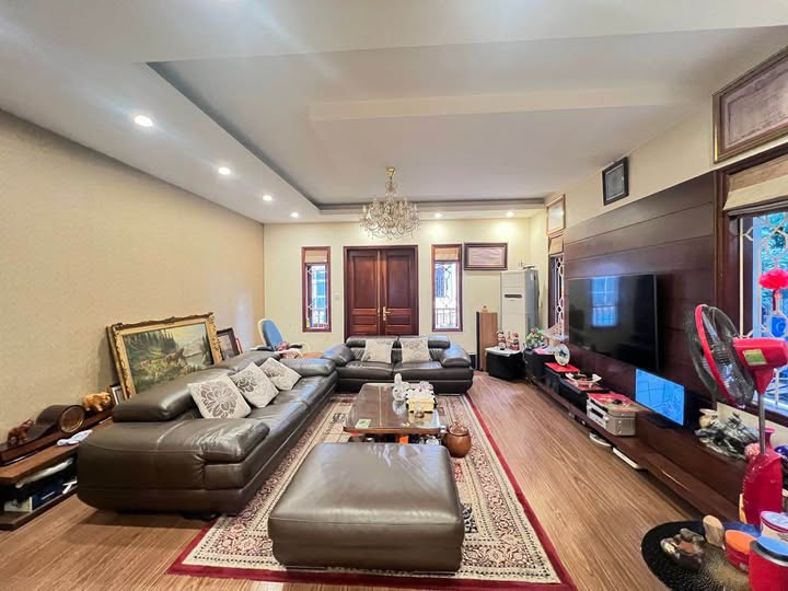 Nhà mặt ngõ phố Ngọc Khánh, Ba Đình, 99m² giá 33.8 tỷ - Đầu tư sinh lời ngay!