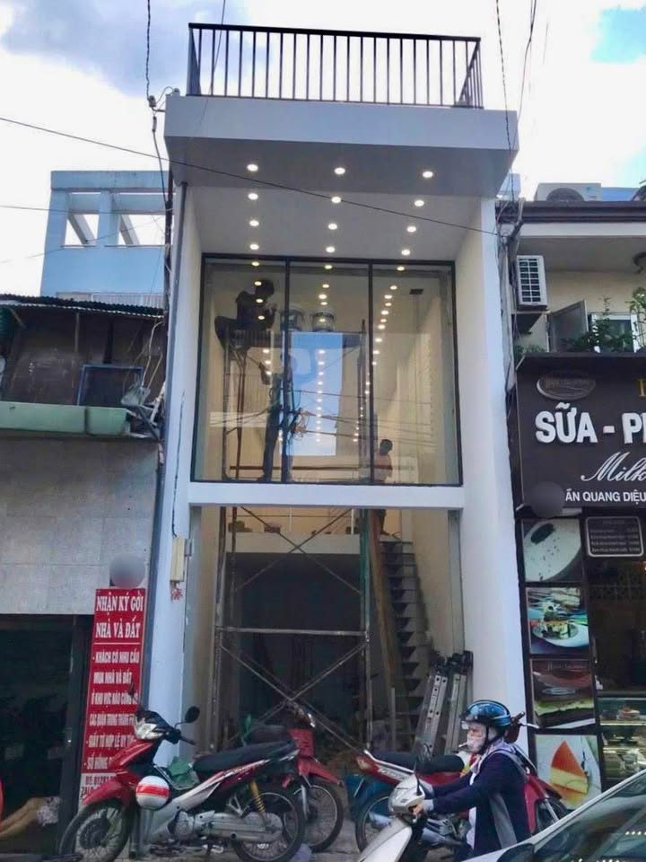 Front house cho thuê Trần Quang Diệu, Phú Nhuận 30m² giá 20 triệu - Sẵn sàng vào ngay!