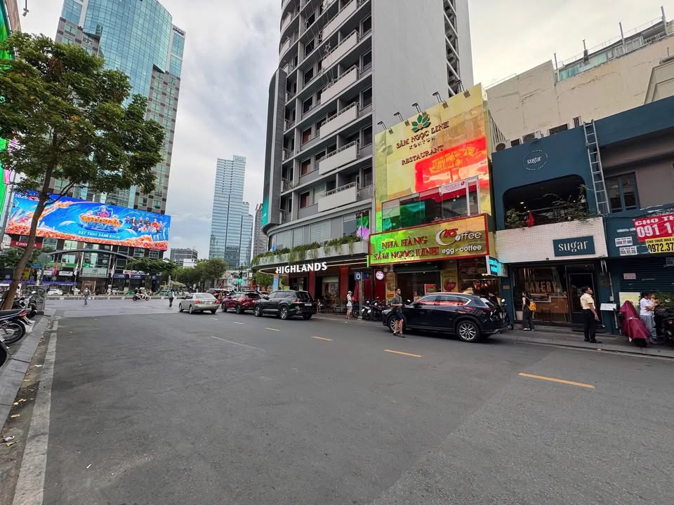 Cho thuê Mặt Bằng 92m² tại Mạc Thị Bưởi, Quận 1 - Vị trí đắc địa ngay Phố Nguyễn Huệ