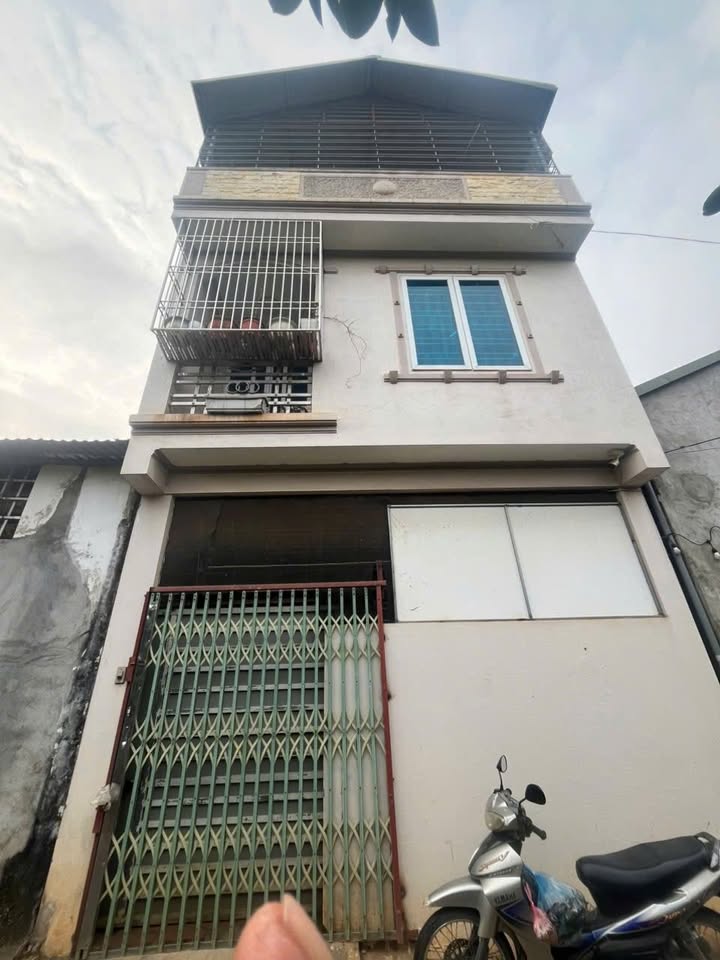 Nhà 2 tầng kiên cố tổ 4 xóm Chùa, Hòa Bình - Diện tích 60m², giá thỏa thuận - Sẵn sàng đón Tết!