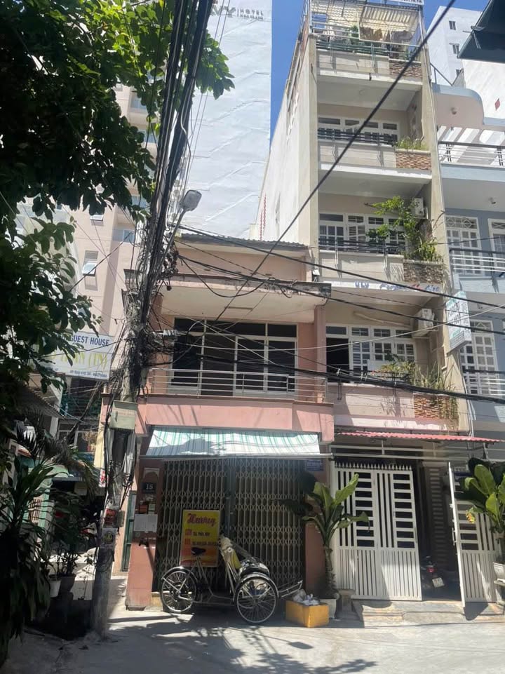 Nhà góc 2 mặt tiền đường Hùng Vương Nha Trang 103m² giá 25.95 tỷ - Kinh doanh sầm uất!