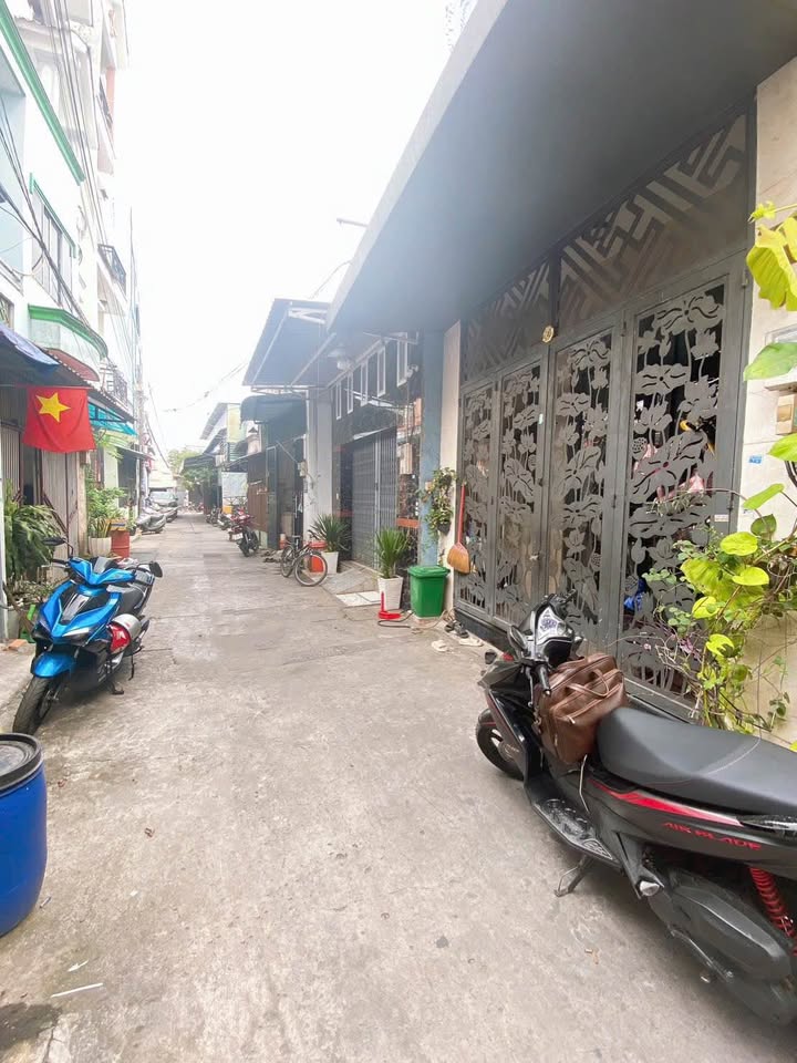 Nhà bán Gò Xoài, Bình Tân 38m² giá 3.95 tỷ - Ngay chợ, siêu thị tiện lợi!