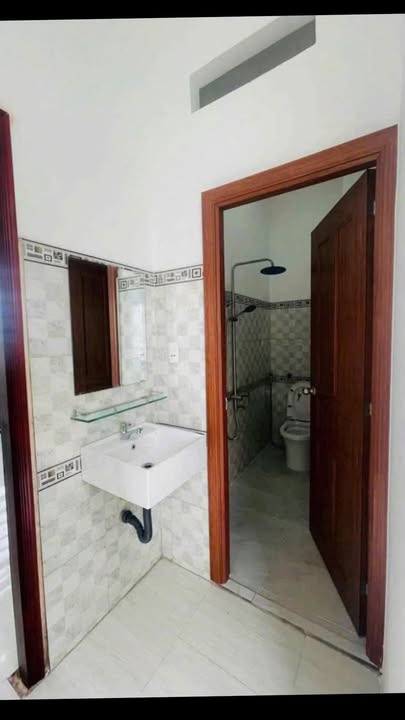 Nhà 1 Trệt 2 Lầu Tân Thới Hiệp 53m² Giá 4.95 Tỷ - Hẻm Xe Hơi Thông