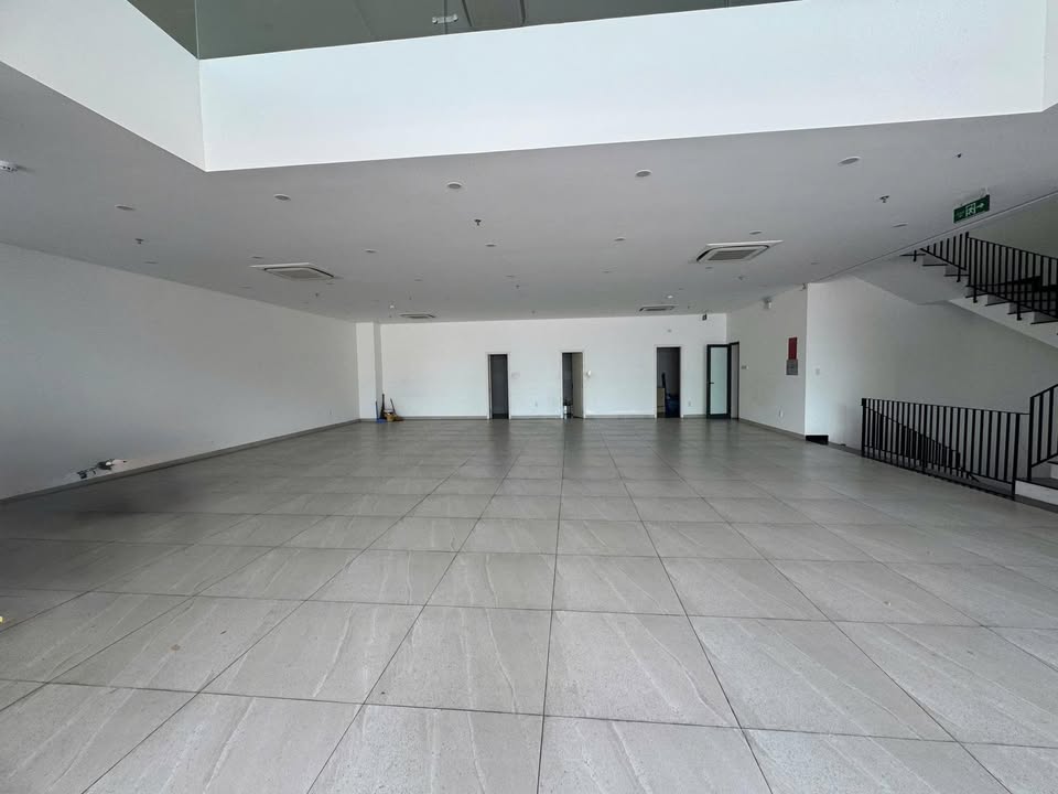 Mặt bằng kinh doanh Trần Hưng Đạo, Sơn Trà 300m² giá 110 triệu - Vị trí đắc địa, tiện ích đầy đủ!