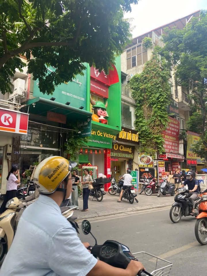 Bán gấp nhà mặt phố Hoàng Quốc Việt 50m² giá 18 tỷ - Kinh doanh sầm uất