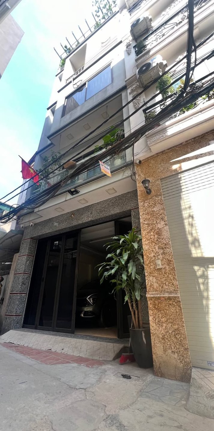 Nhà Cổ Nhuế 2 50m² giá 10 tỷ - Mặt tiền khủng, ô tô vào tận nhà!