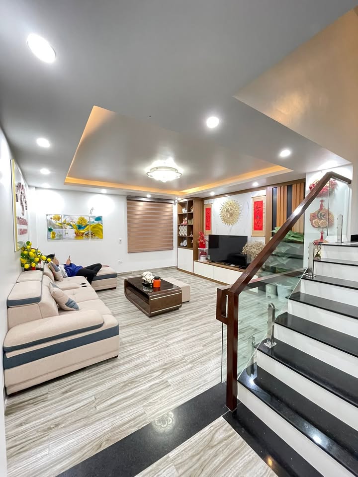 Nhà đẹp Nam Hồng 50m² giá 7 tỷ - Full nội thất, sẵn sàng ở ngay!