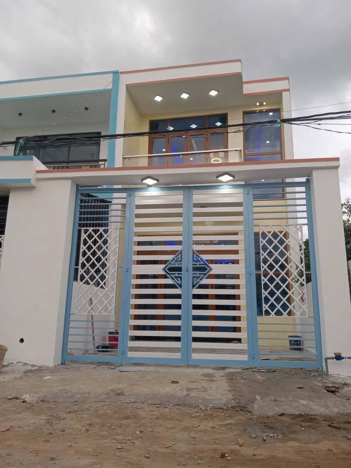 Nhà mặt tiền đường Liên ấp 1A-1B, Long Hòa, Cần Đước, 125m² giá 2.05 tỷ - Sổ hồng chính chủ, hoàn công!