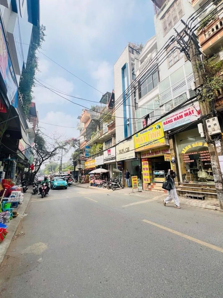 Nhà mặt phố Lê Văn Hiến, Bắc Từ Liêm, 40m² giá 11 tỷ - Kinh doanh đỉnh cao!
