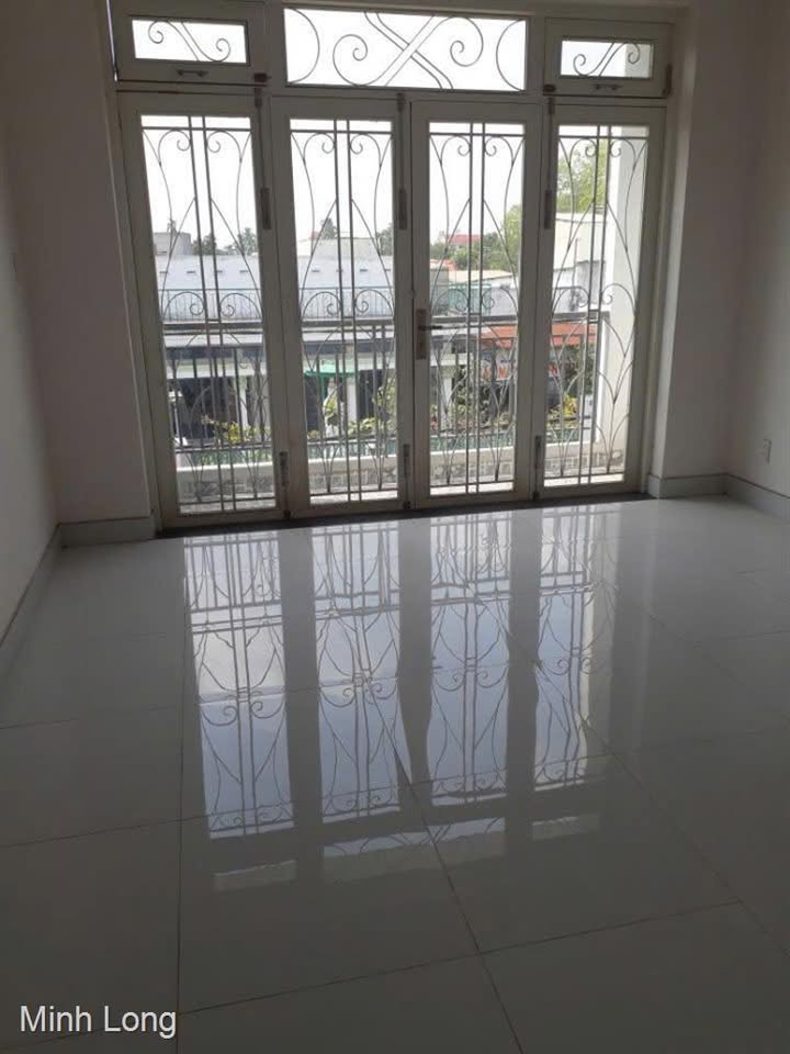 Nhà mặt tiền Bà Điểm, Hóc Môn 56m² giá 10 triệu - Phù hợp cho kinh doanh và sinh sống!