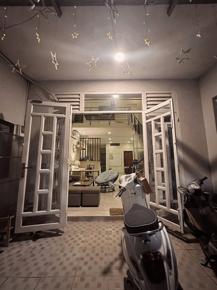 Nhà nguyên căn hẻm HTP Quận 7 80m² giá 15 triệu - Phù hợp cho gia đình!