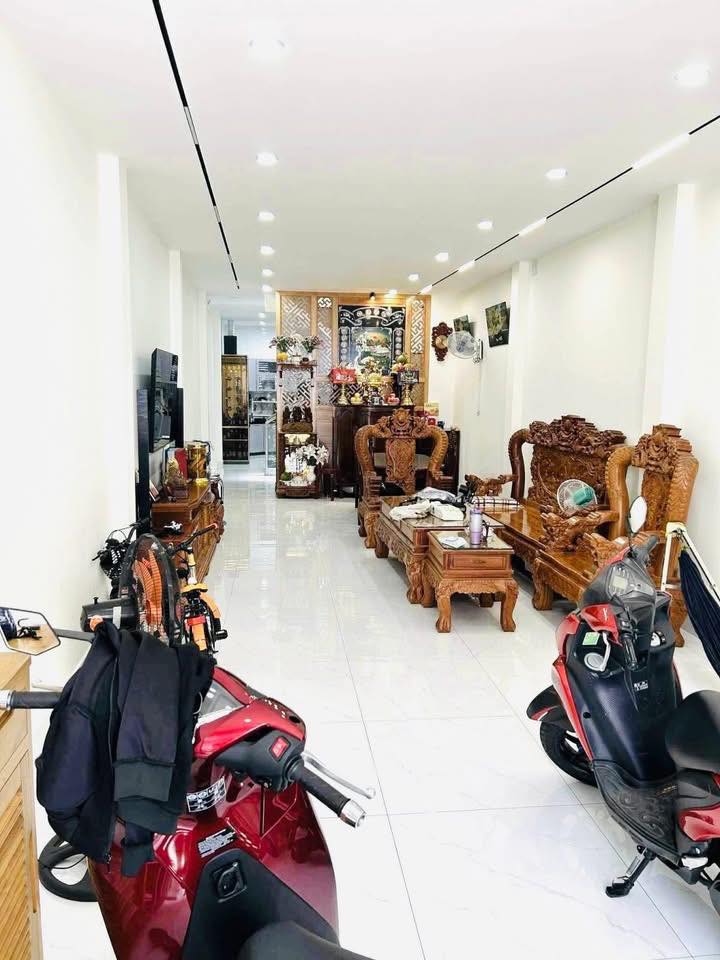 Nhà phố mặt tiền Lê Thị Bạch Cát quận 11, 80m² giá 13.9 tỷ - Đầu tư sinh lời ngay!