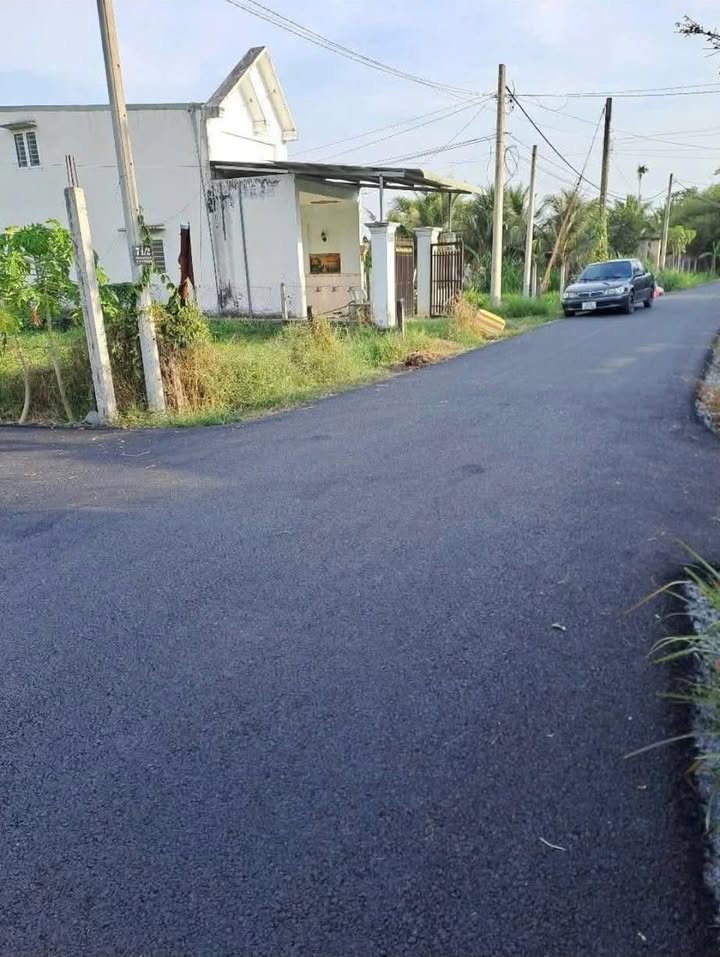 Nhà 1 Trệt 1 Lửng Củ Chi 200m² giá 2 tỷ - Nằm trong khu dân cư đông đúc!