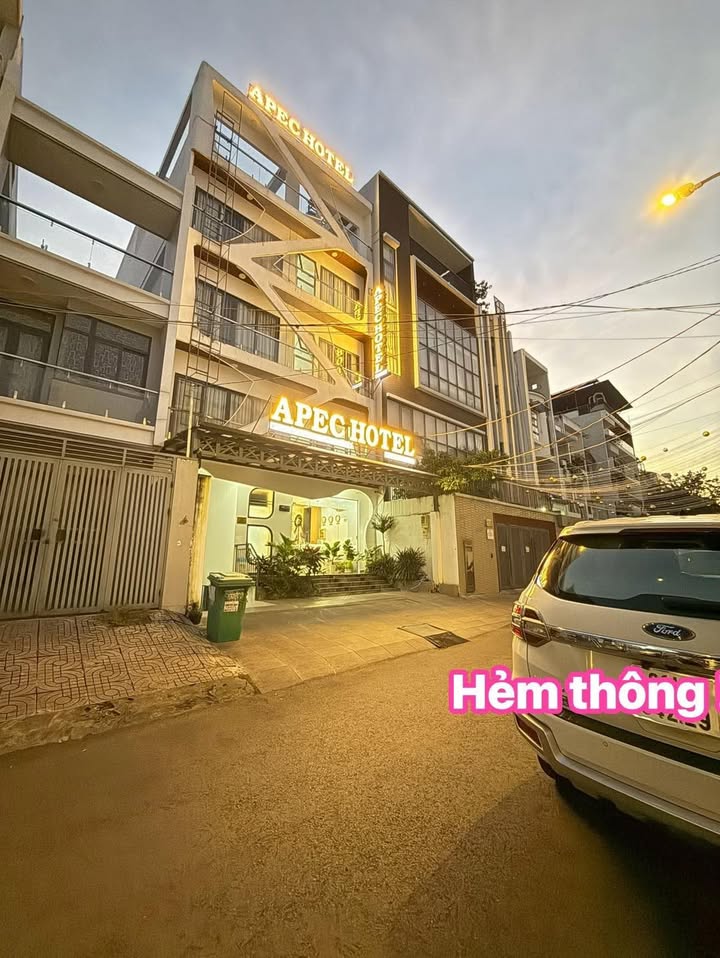 Khách sạn đường Nguyễn Gia Trí, Bình Thạnh 178.4m² giá 56 tỷ - Đầu tư sinh lời bền vững!