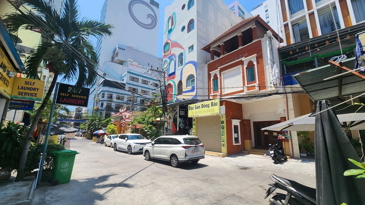 Khách sạn 11 tầng tại hẻm Quân Trấn, Lộc Thọ, Nha Trang - Giá 55 tỷ